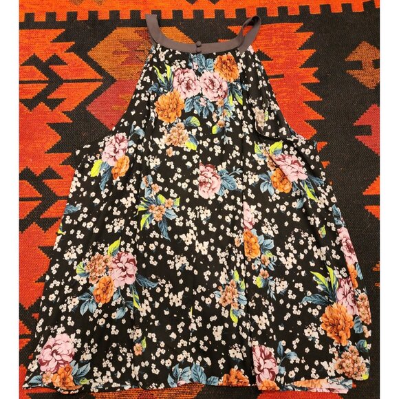 Torrid Women's Floral A -Line Halter Top With Colorblock Detail Size 2 - Picture 2 of 12